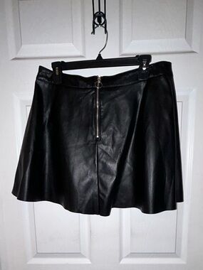 NWT!! - H&M Black Faux Leather Skater Skirt